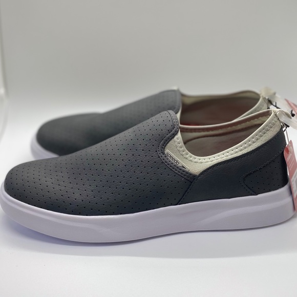 nike shox slip resistant shoes